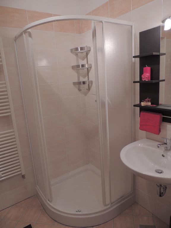 Apartment Alvarium كوباريد الغرفة الصورة